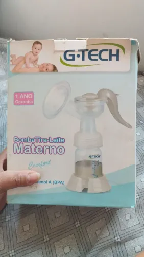 Extrator de leite materno manual e mamadeiras
