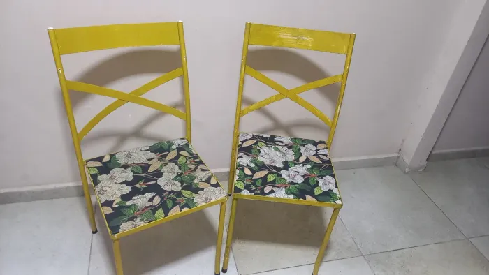 2 cadeiras vintage R$ 150,00