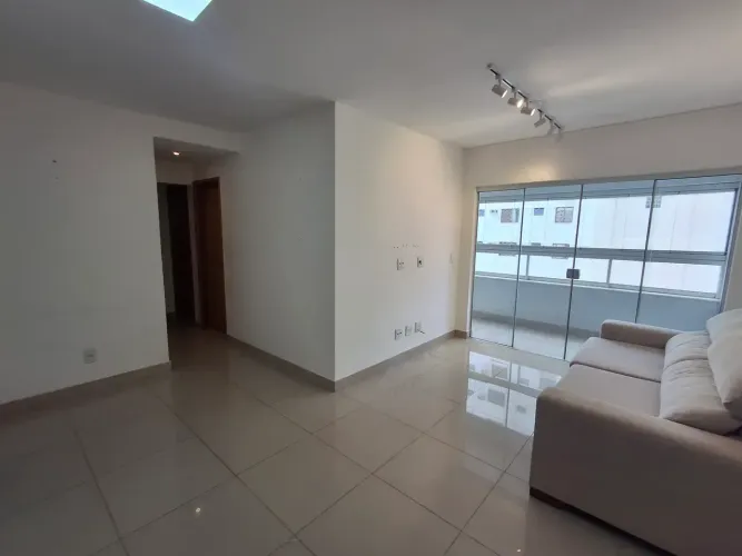 Alugo apartamento mobiliado de 3 quartos 88M a uma rua do parque flamboyant com fácil a ce