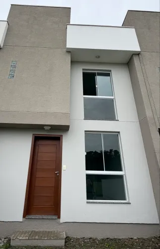 Sobrado disponível pra locação em centro de Ilhota