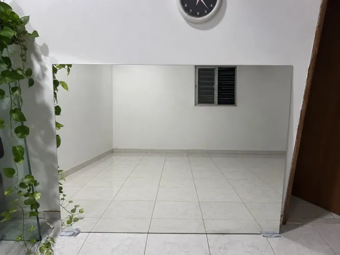 Espelho grande: 142x 125m