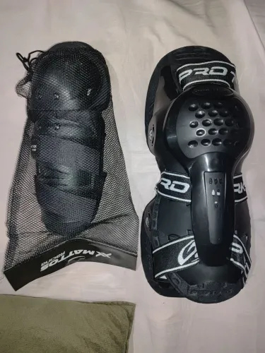 Joelheira e cotoveleira motociclista
