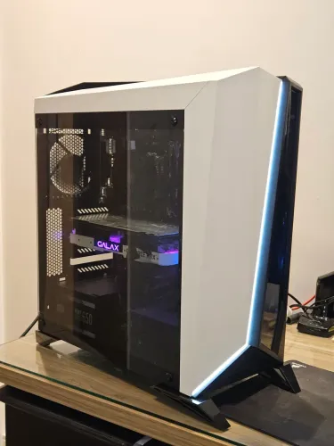 PC Gamer Corsair - AMD R5 5600 / RTX 2060 Super / 16GB RAM / SSD 1TB / Cooler Master 650W