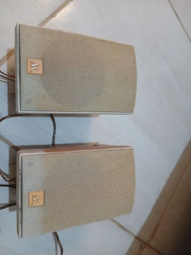Par de caixas Acoustic Research 402w