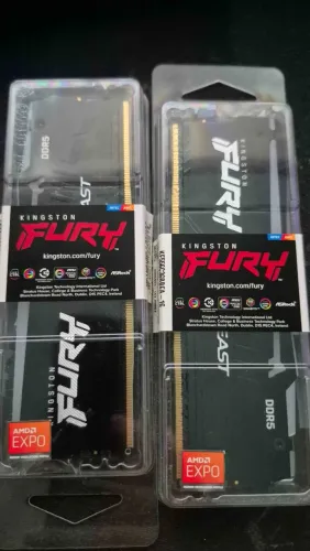 Memória RAM DDR5 Kingston Fury Beast 16GB 5600MT/s