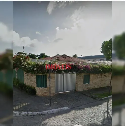 Casa no Cristo com 03 quartos sendo 01 suíte e 02 salas