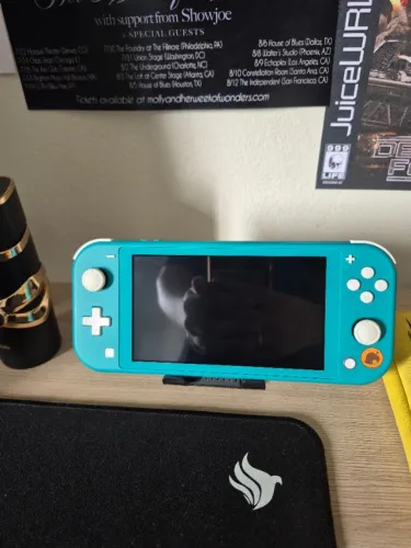 Nintendo Switch Lite - Versão Animal Crossing