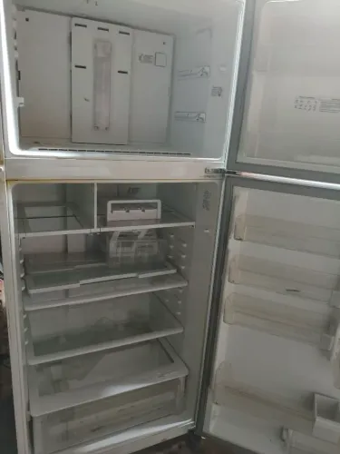 ?Geladeira Electrolux 420 litros com garantia ?