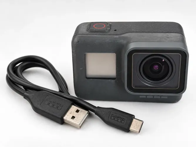 GoPro HERO5 Black 4K + Cartão Ultra 16GB + Cabo USB