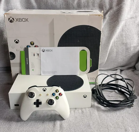 XBOX SÉRIES S com caixa,nota fiscal e 1 controle VALOR NEGOCIÁVEL (estado de novo)