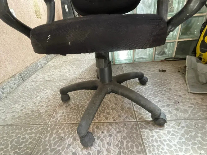 Cadeira de Escritório Giratória com Rodinhas