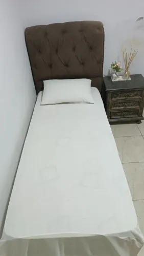 Cama box solteiro 78x188 + cabeceira capitone marrom.