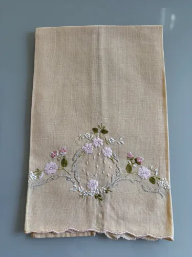 Toalha de lavabo vintage em cambraia de linho bordada à mão - 40 × 60 cm