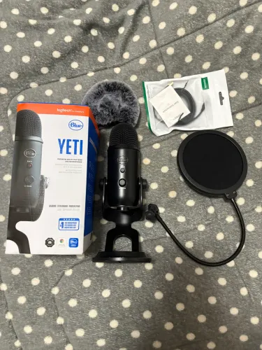 Microfone Condensador USB Blue Yeti Preto