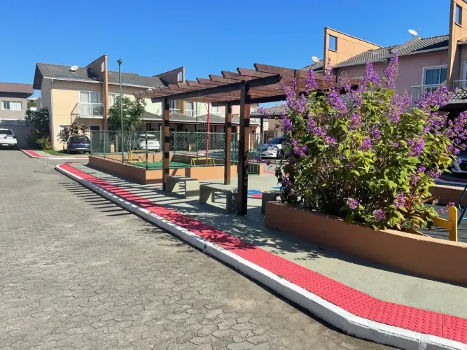 Casa duplex em condomínio fechado em Porto Canoa - Serra/ES