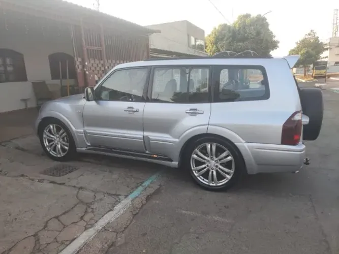 Mitsubishi Pajero Full GLS/gls/pkhpe 3.2 Dies.ti 5P 2005