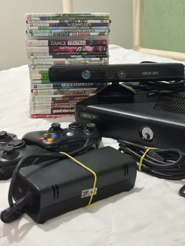 Xbox 360 DESBLOQUEADO com Kinect + 2 controles e vários jogos