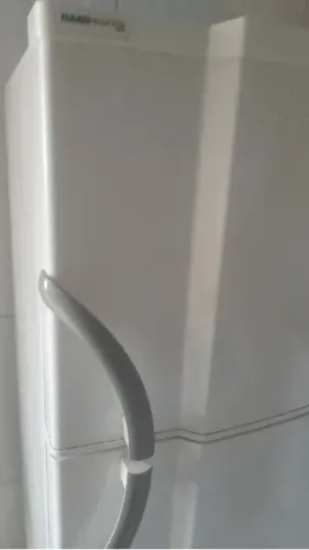 Vendo geladeira, negócio de ocasião!