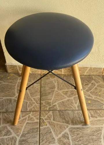 BANQUINHO ALMOFADADO