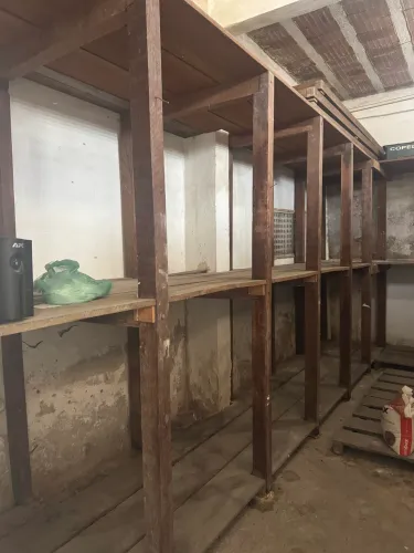 Porta paletes DESMONTÁVEL em madeira maciça NOVOS