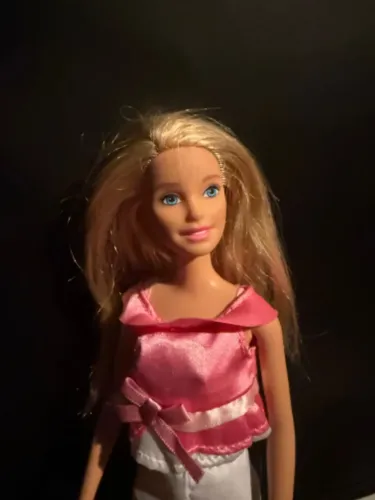 Boneca Barbie Original Mattel 2015 - Com Roupa + Detalhe Moldado