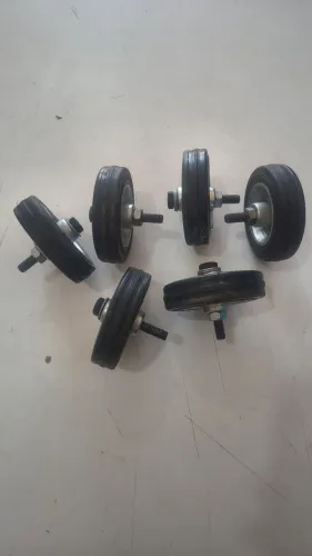 Roldanas de ferro com borracha