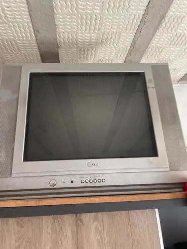 Tv com defeito antiga