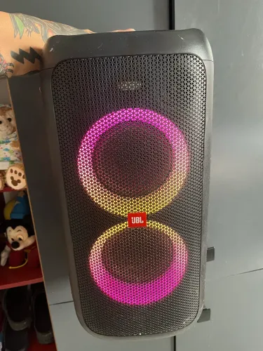 Caixa de som grande JBL