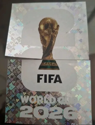 kit com duas figurinhas especiais da taça da copa 2026 original panini