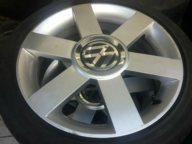 Roda aro 17 Estrela Prata Volkswagen Jetta 5X112 