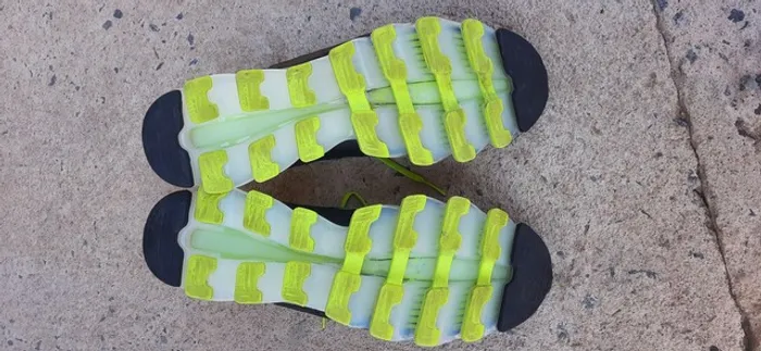 Tenis adidas spingblade original N 45 , com detalhes