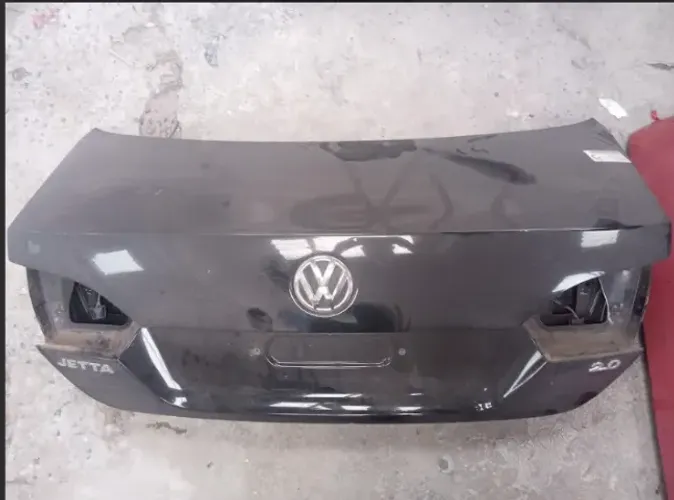Tampa Traseira do Jetta 2014 a 2018 Original 