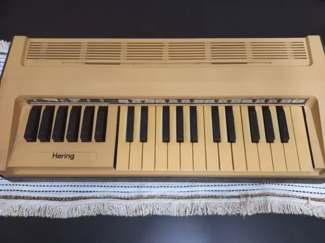 Órgão elétrico hering antigo 