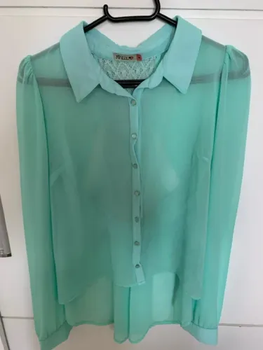 Camisa em tecido fino