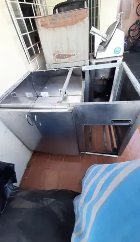 suporte para bancada(podendo instalar refrigeração)em inox para residencial e comercial.