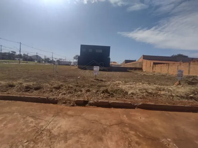 Venda de Terreno / Padrão na cidade de Araraquara