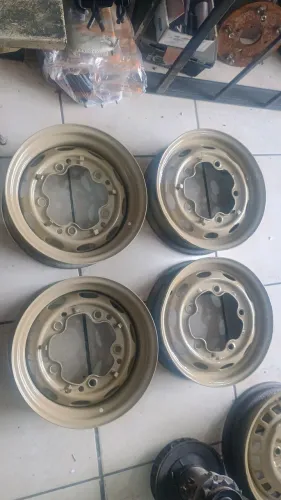 RODAS 5 FUROS ARO 15 TALA LARGA PRO FUSCA KOMBI BUG 