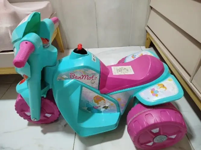 Moto elétrica infantil 