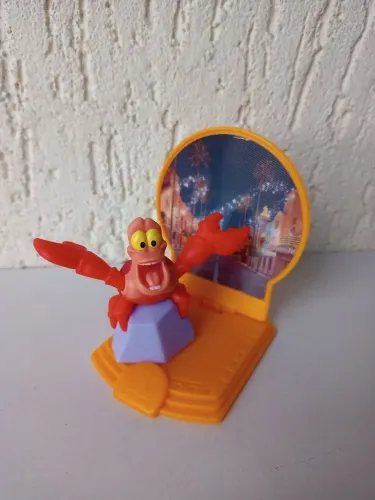 Miniatura Caranguejo Sebastian pequena sereia Ariel Disney 50 anos 