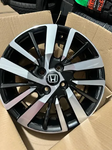 Rodas de liga leve modelo Honda Fit furação 4x100 aro 15