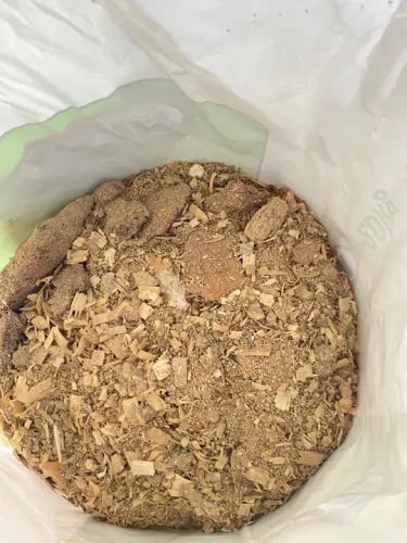 Adubo orgânico esterco/cama de frango para plantas horta jardim