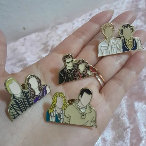 Kit 4 Broches / Pins Crepúsculo Casais