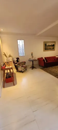 Casa Mobiliada com 5 Quartos (suítes) em Abrantes