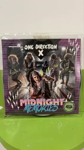 VINIL SINGLE ONE DIRECTION MIDNIGHT MEMORIES RARO
