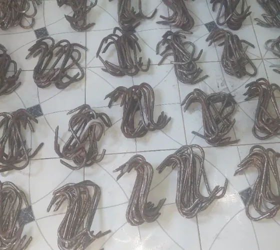 Gancho para Carne - Usado - Aço Reforçado - 297 Unidades - Ótimo Preço