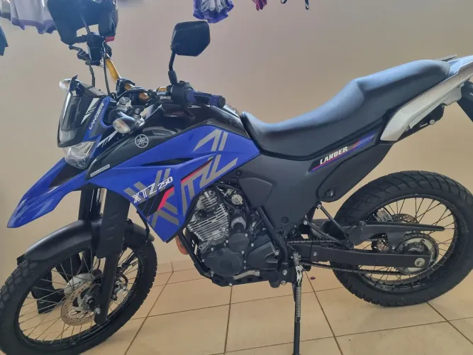 Lander 250 2020 zerada apenas 22 mil km 
