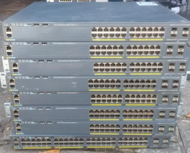 Switch Cisco Catalyst 2960x 24 e 48 Portas Gigabit 4 SFP 