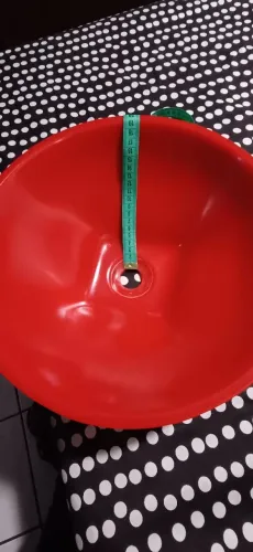 Cuba de resina vermelha