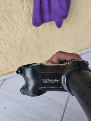 Mesa de Guidão Syncros  carbono 