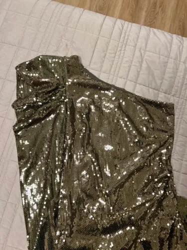 VESTIDO DOURADO 